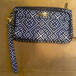 Travelon RFID blocking wristlet cellphone wallet (Navy & White geometric design)